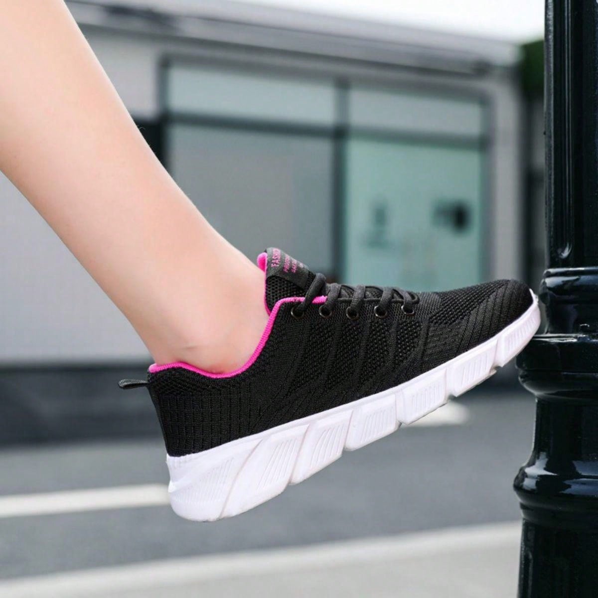 Women's Mesh Sports Shoes Breathable And Lightweight Running Shoes For Students Middle School Girls, Shock-Absorbing Athletic Sneakers For Walking Travel