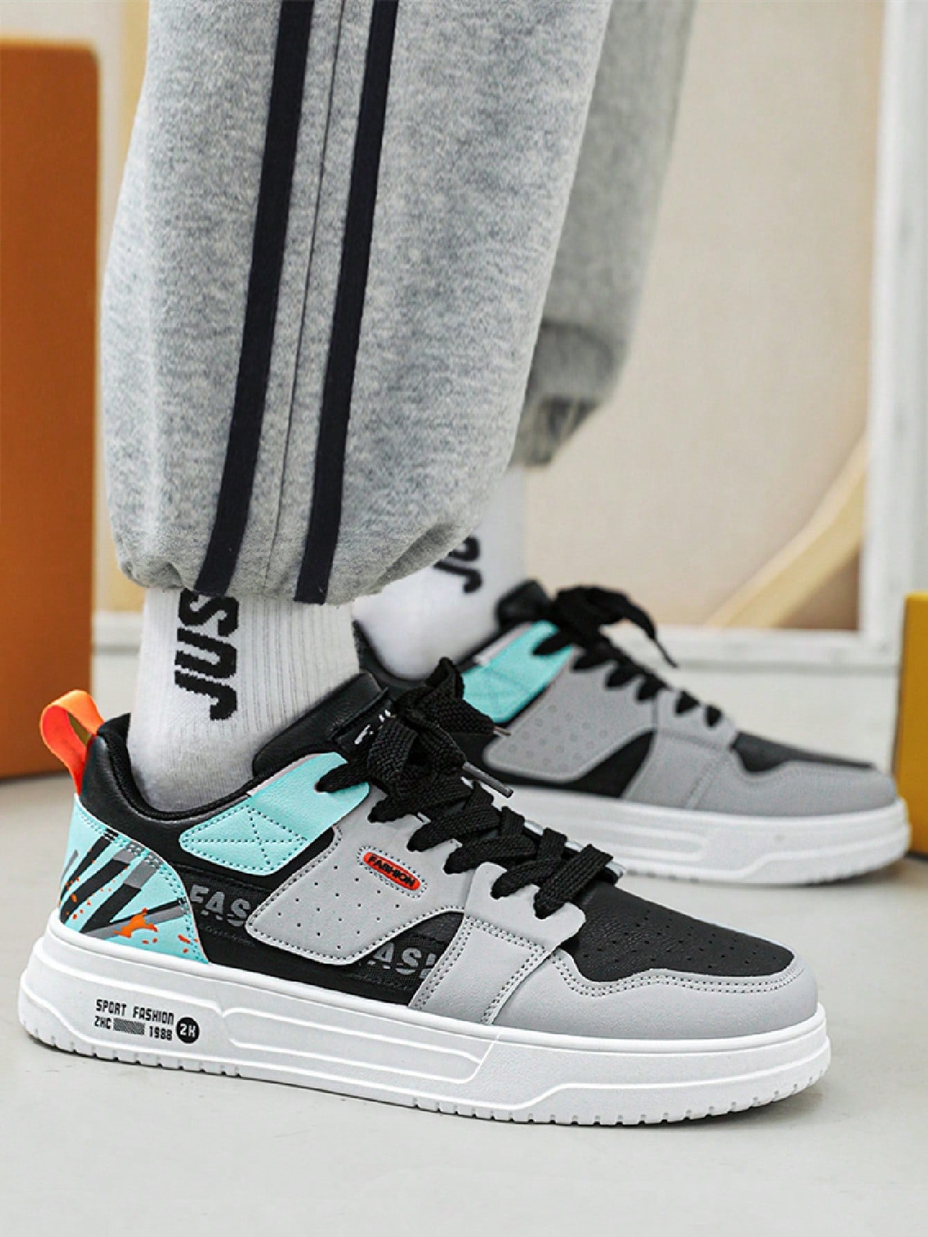 [Random Shoe Upper Lines]New Arrival Men's Leather Spliced Low-Top Color Block Skate Shoes For Students And Daily Wear