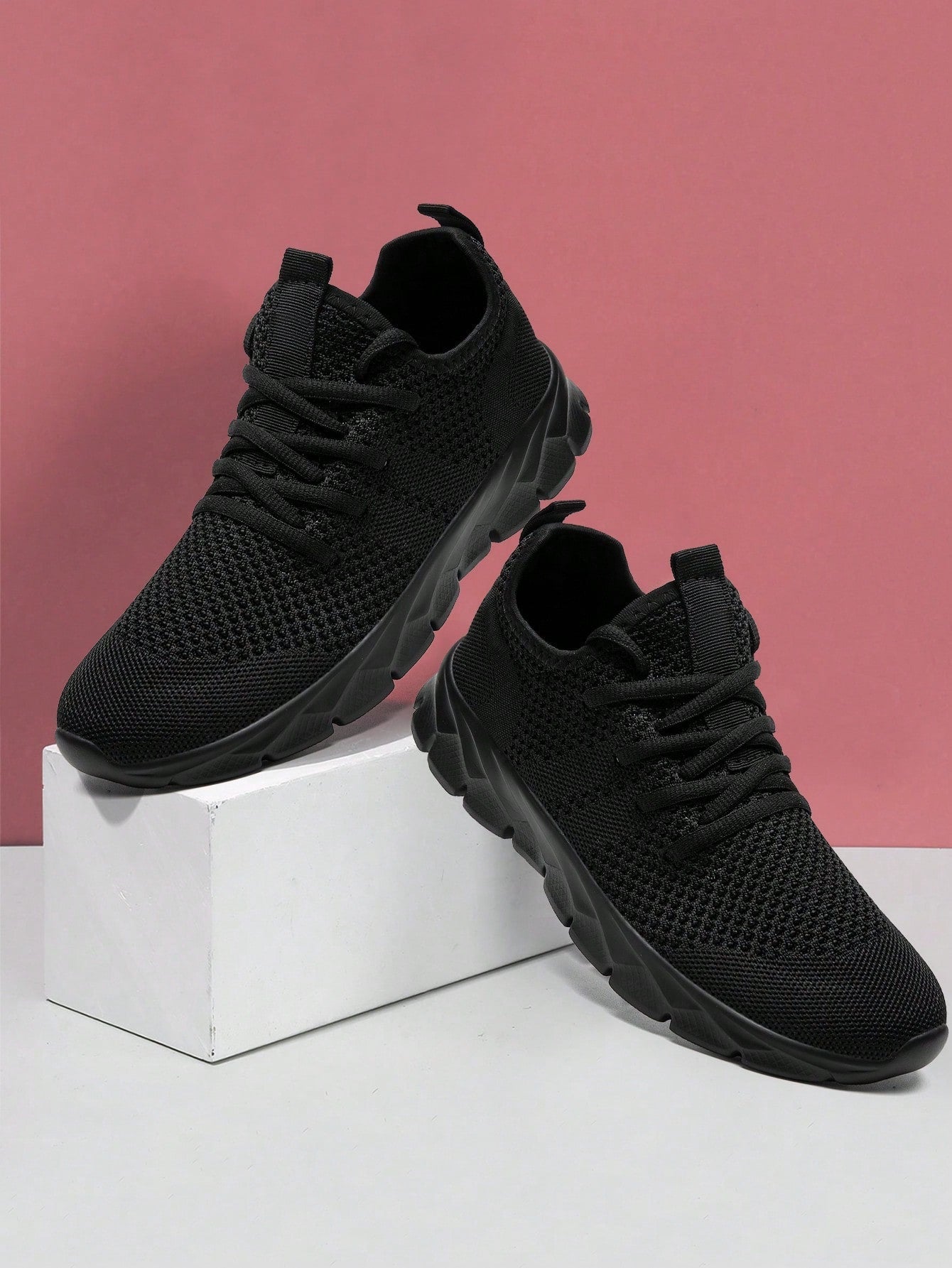 Women's  Comfortable Footwear Trainers Mesh Breathable Sneakers Outdoor Walking Shoes Fashion Casual Shoes Non Slip Flat Sports Shoes Black