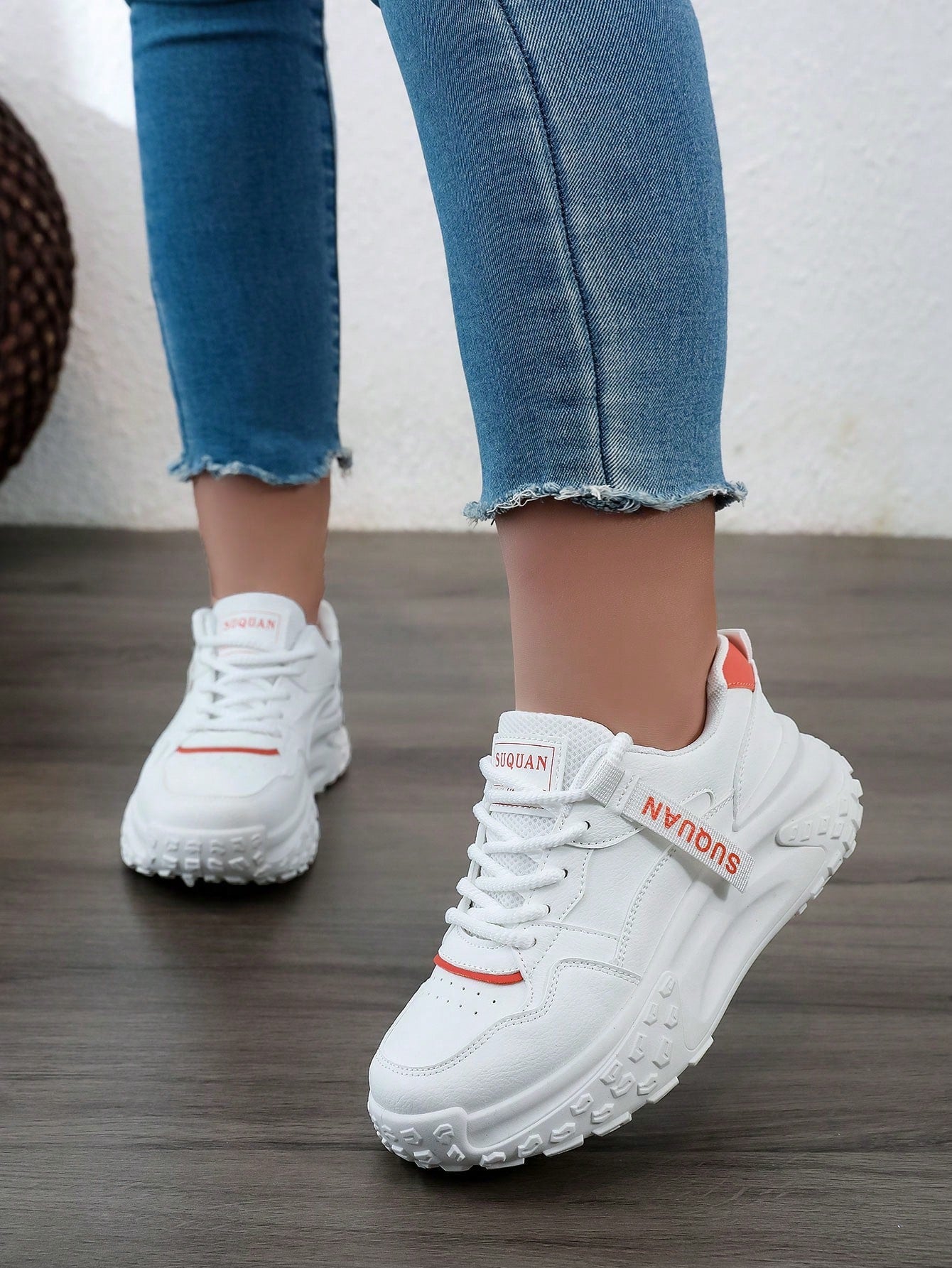 Women's White Casual Sports Shoes, Spring/Summer/Autumn 2024, Outdoor Thick-Soled Platform Sneakers With Straps, Comfortable And Fashionable